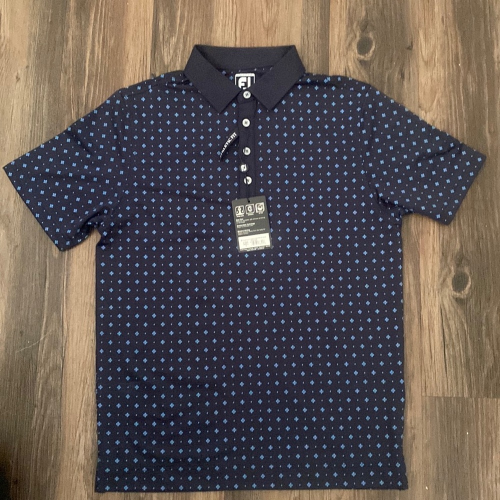 NWT Footjoy athletic fit shirt. Lightweight and breathable